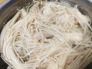 凉拌金针菇做法