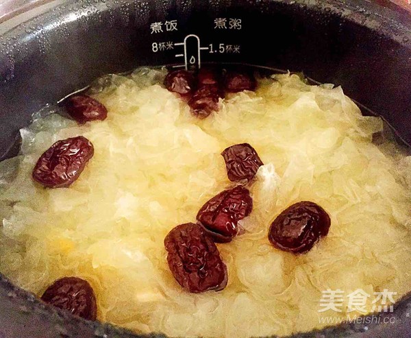 红枣银耳百合羹