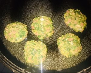 健康养生佳品香椿鸡蛋火腿煎饼的做法