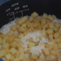 土豆闷饭的做法