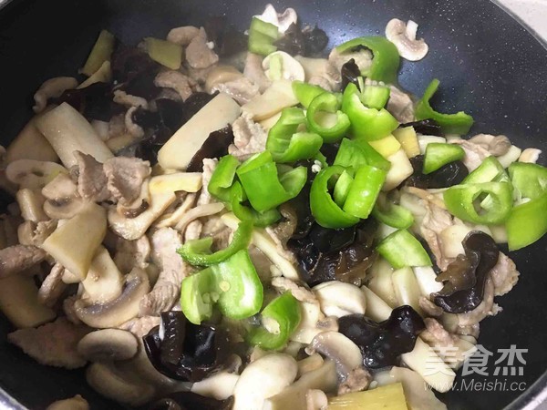 青椒蘑菇炒肉片