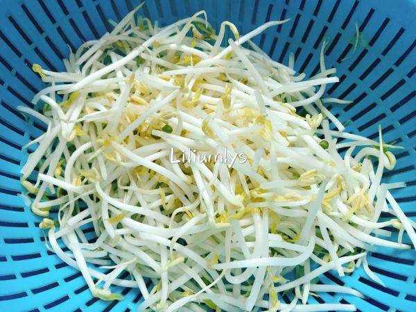 香辣平菇蔬菜炒面#10分钟早餐大挑战#