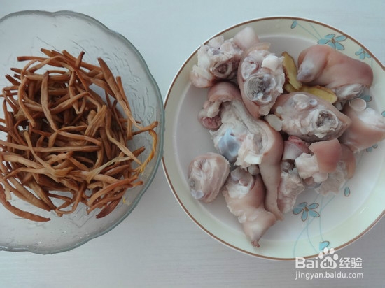 舌尖上的24节气处暑之【金针炖猪蹄】