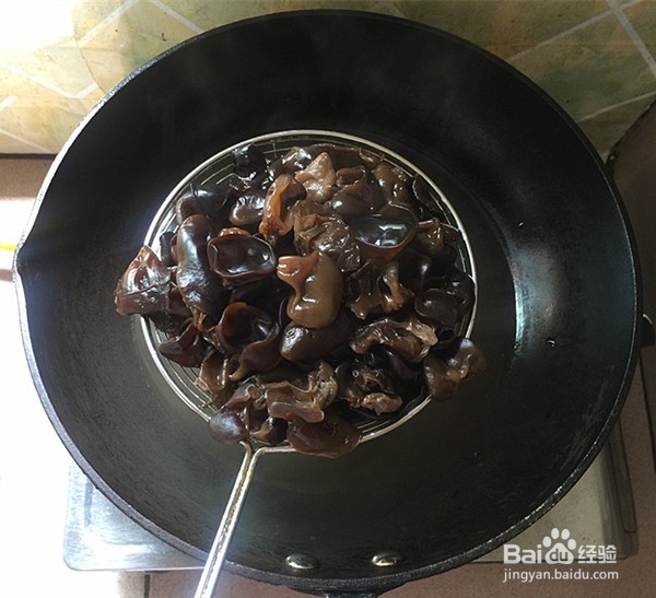 黄瓜拌黑木耳的做法