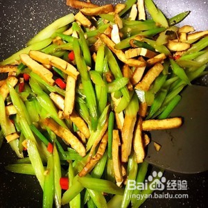 教你怎么做好吃的超简单芹菜炒香干
