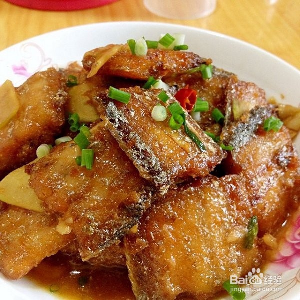家常红烧带鱼是如何制作的