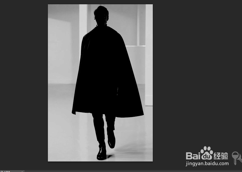 PS怎么抠人物，换背景？