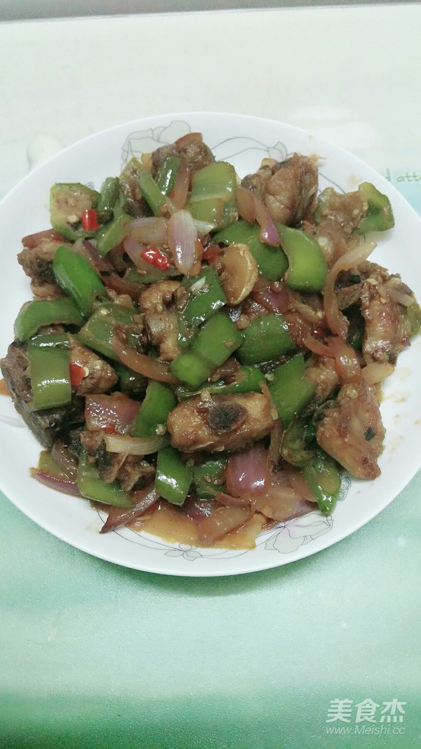 青椒排骨的做法