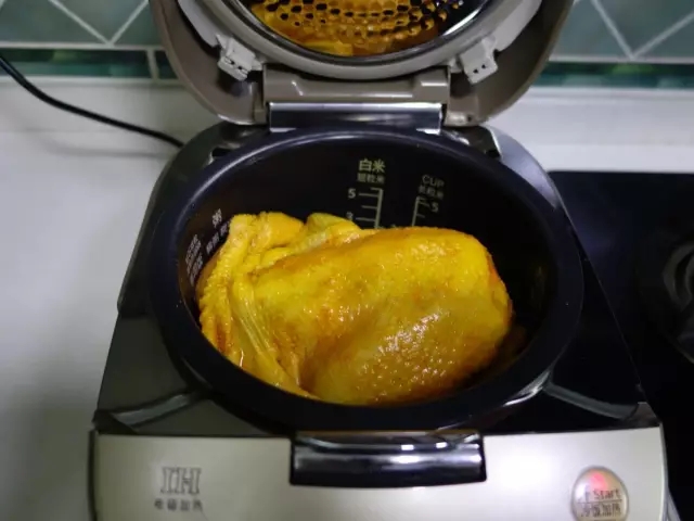 学会了电饭煲盐焗鸡的做法，你就抓住了男人的胃！