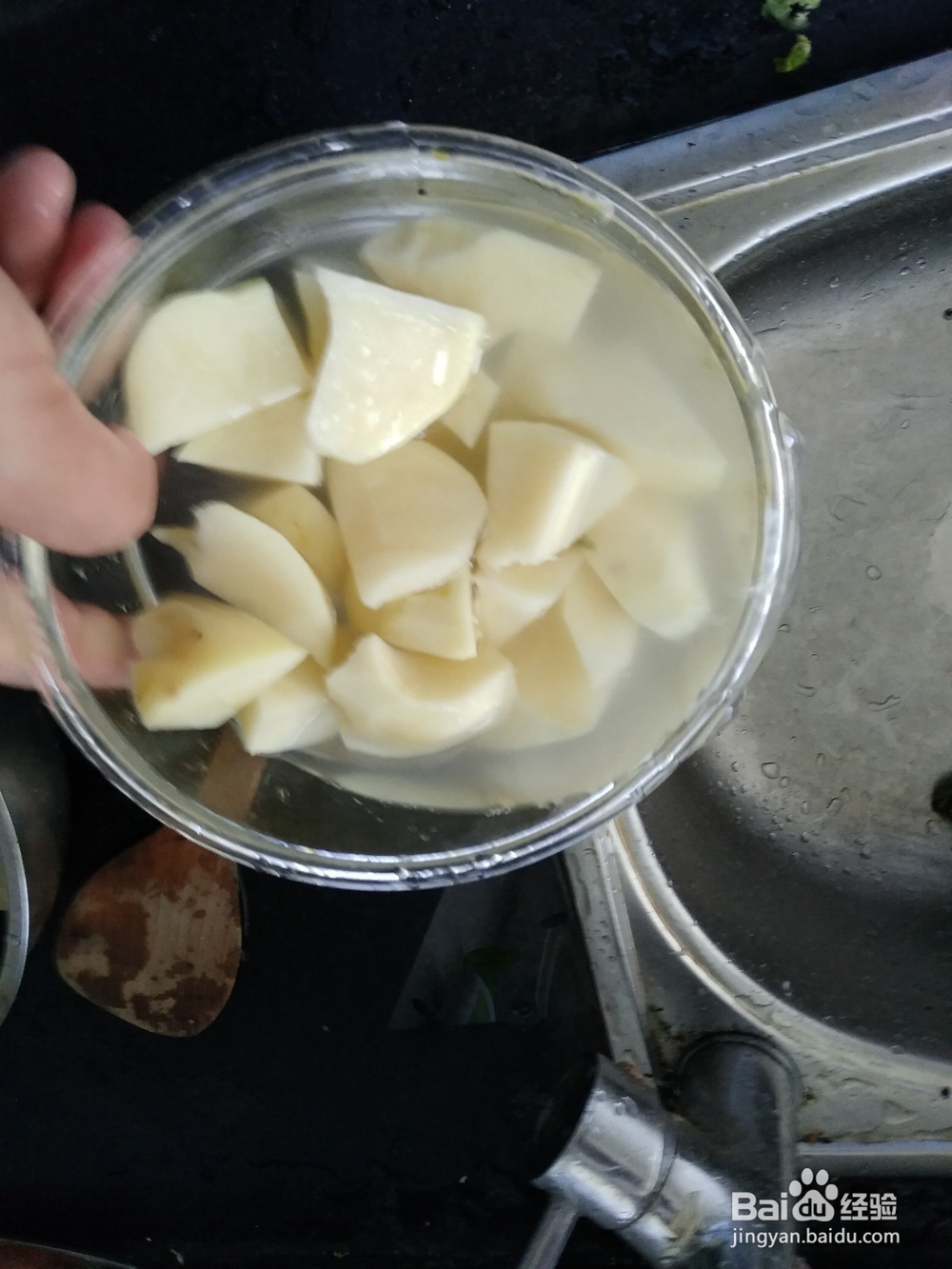 土豆切块去淀粉