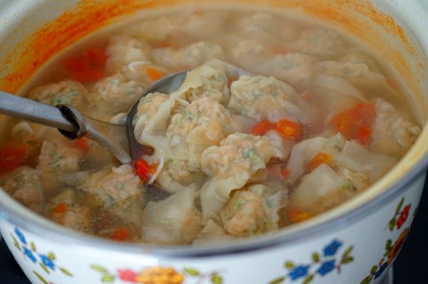 番茄汤开胃虾仁馄饨