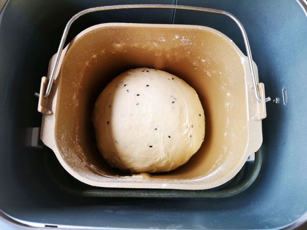 黑芝麻奶香面包