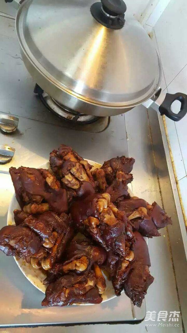 酱猪蹄的家常做法