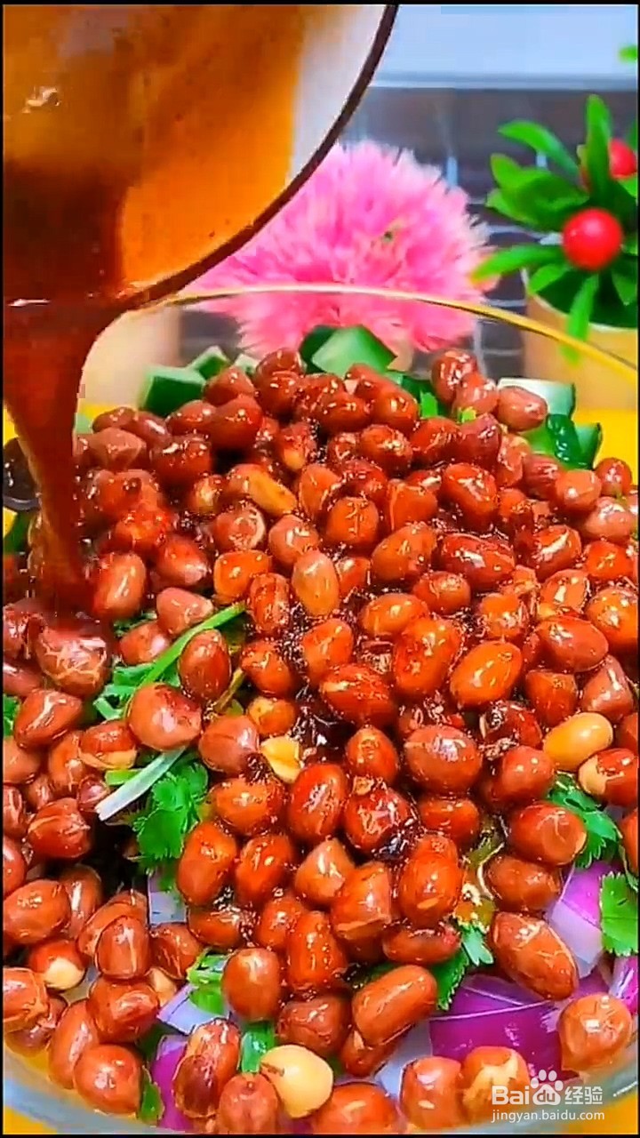 如何制作黄瓜香菜拌花生