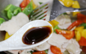 三椒杏鲍菇炒鸡胸肉