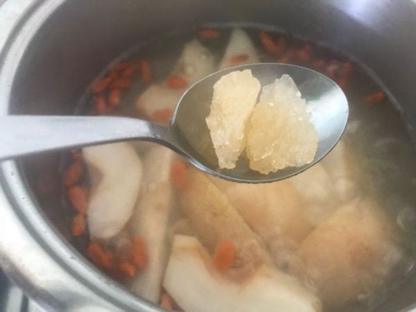 冰糖雪梨杞子水