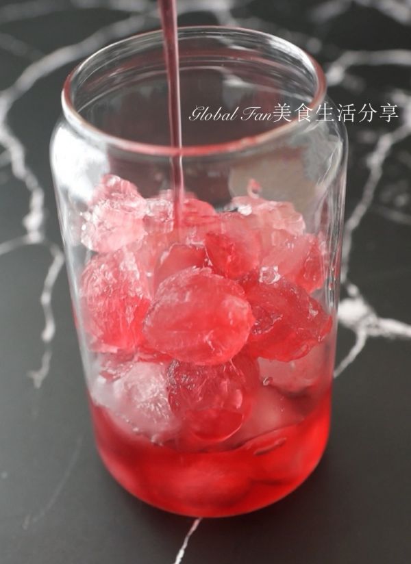 蔓越莓茉莉气泡水