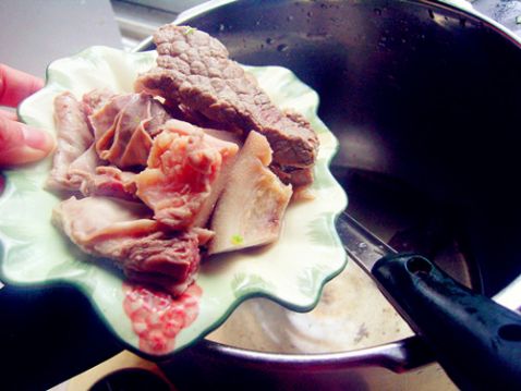 吃当归炖牛肉有什么好处