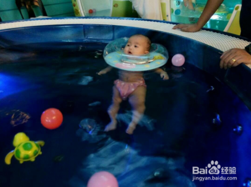 婴儿游泳有哪些好处