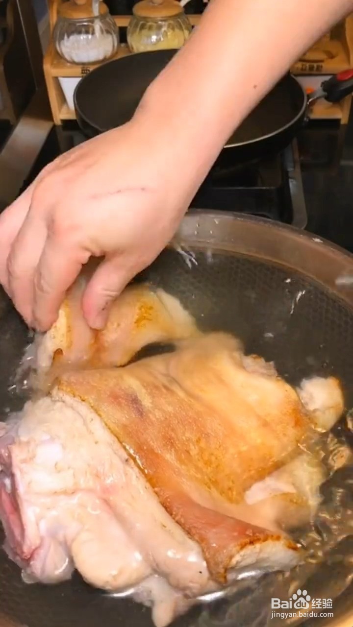 如何制作家庭版红烧肘子