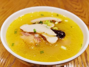 教你怎么做鲜松茸土鸡汤