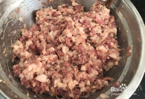 猪肉香菇木耳粉丝包是怎么包的家常教程