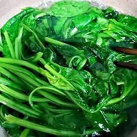 如何制作好吃又入味的粉丝菠菜