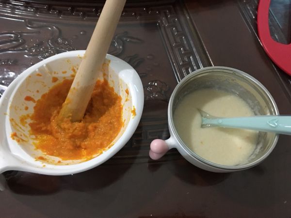 南瓜胡萝卜蛋黄米粉