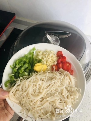 如何制作酸汤肥牛卷