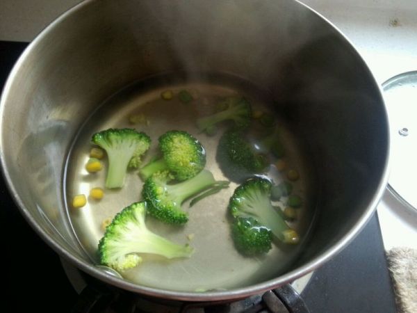 金枪鱼彩蔬烘蛋