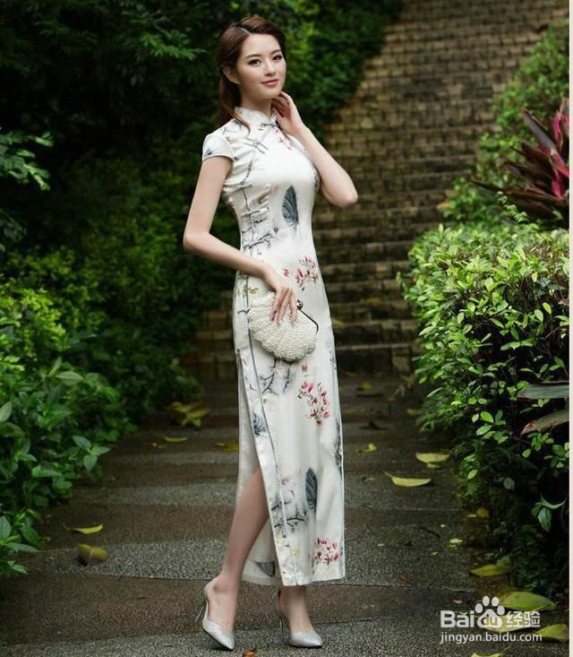 年轻人如何选择改良小旗袍