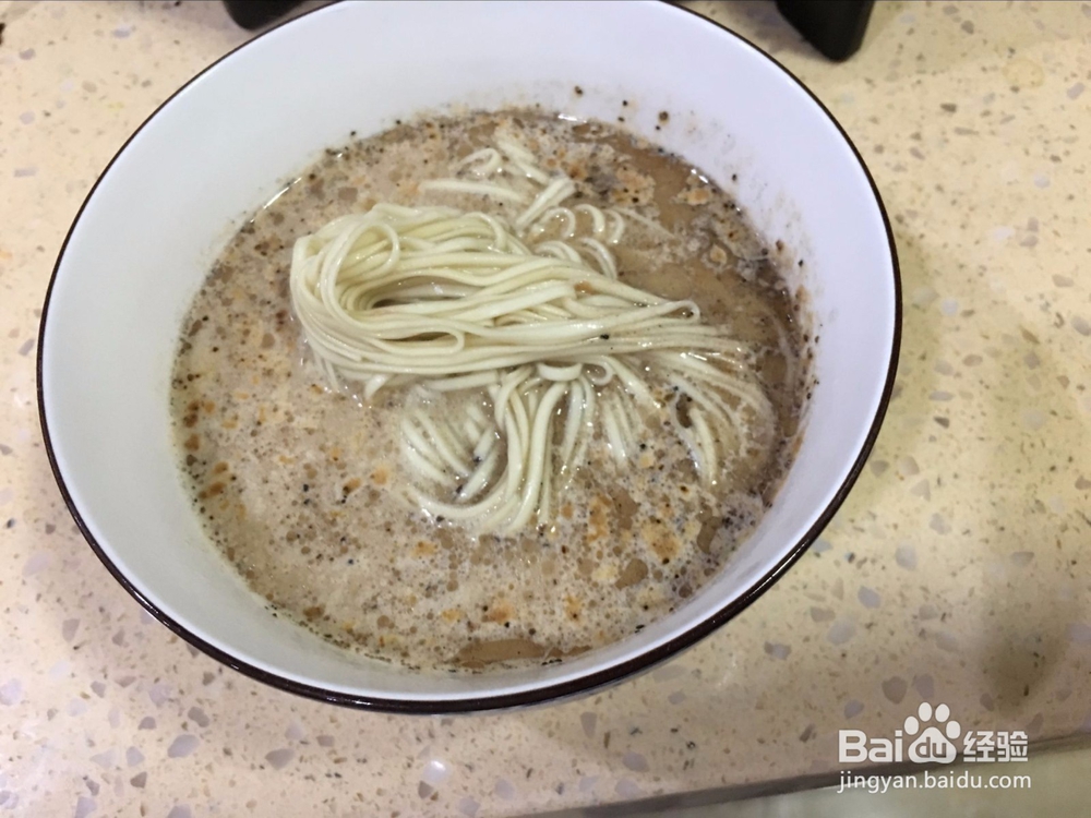 午餐肉日式豚骨拉面的做法