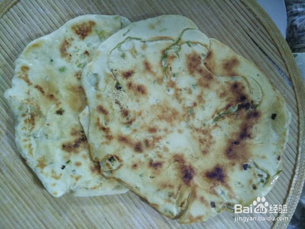 如何制作香喷喷的发面葱油饼