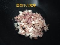 小朋友补钙-培根榨菜豆腐羹