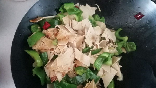 青椒尖椒炒豆腐皮