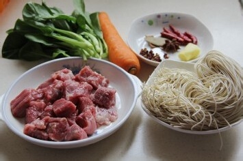 美食系列：好吃的牛肉面做法