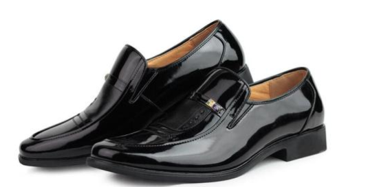 皮鞋怎么清理？用湿布还是干布擦？擦完是否需要涂鞋油