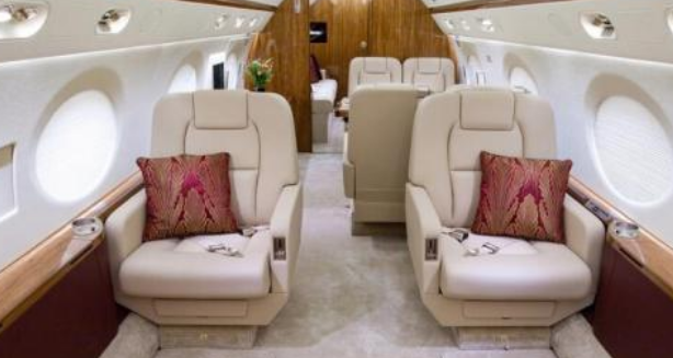 飞机头等舱的拖鞋是一次性的吧？可以带走吗