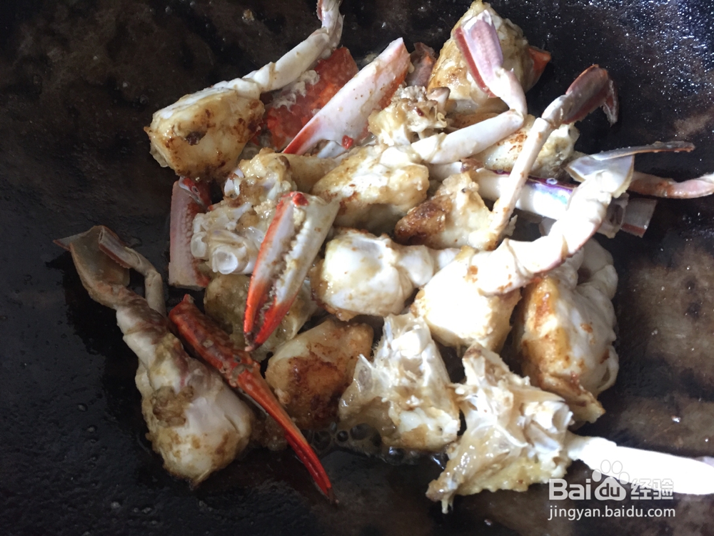 自己做梭子蟹炒年糕海鲜美食