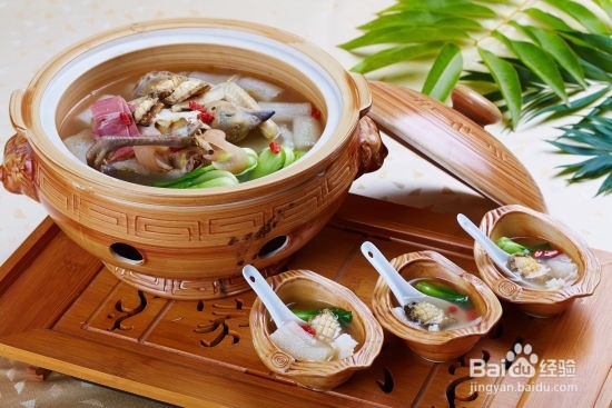 嘴唇干燥脱皮怎么办?