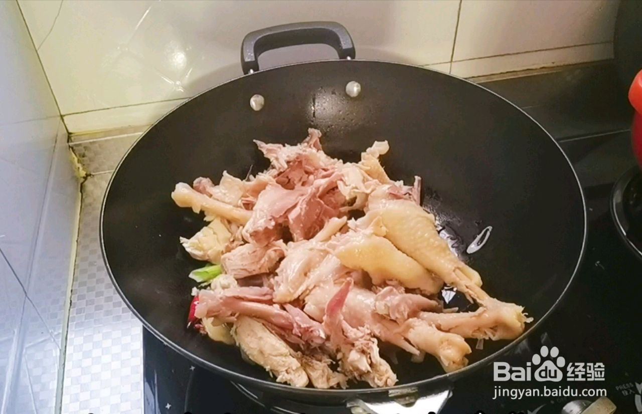 椒香板栗烧鸡的做法