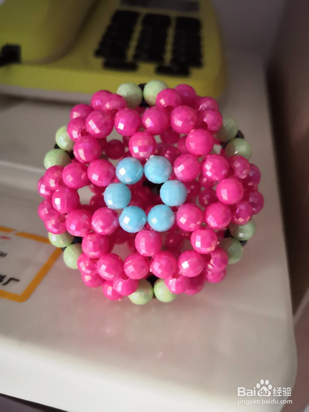 制作漂亮的钥匙扣、包包挂等串珠饰品