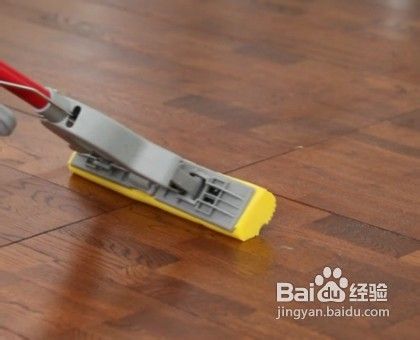 如何清洁地板缝隙