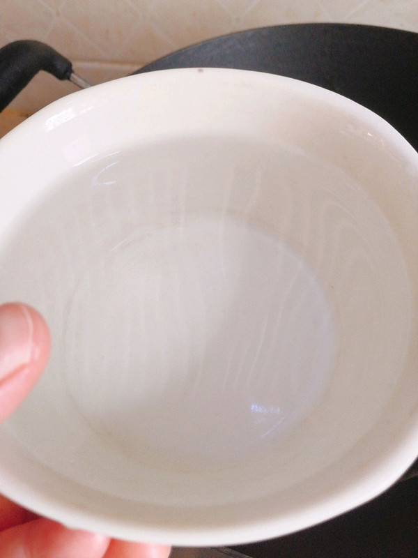 虾仁裙带菜豆腐汤