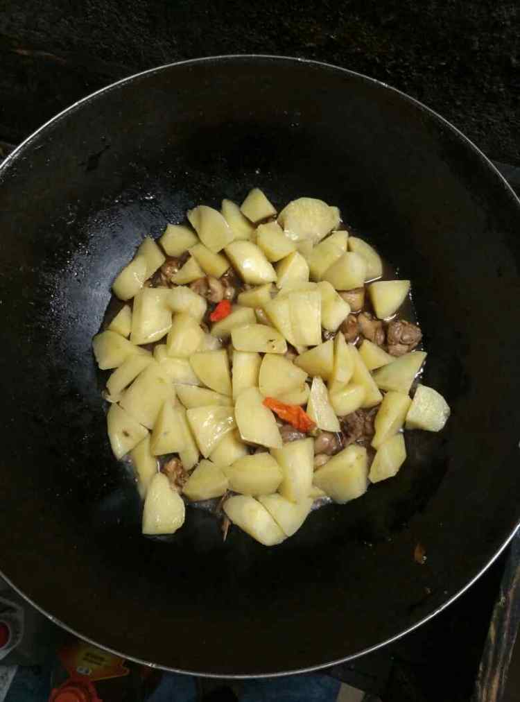 五香土豆焖鸭,吃一口让你爱上它