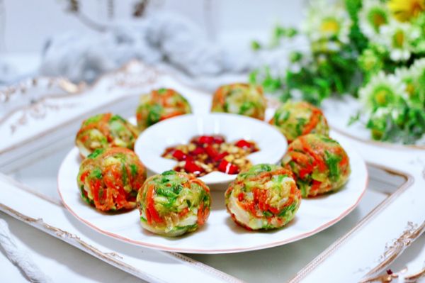 包菜虾皮菜团子