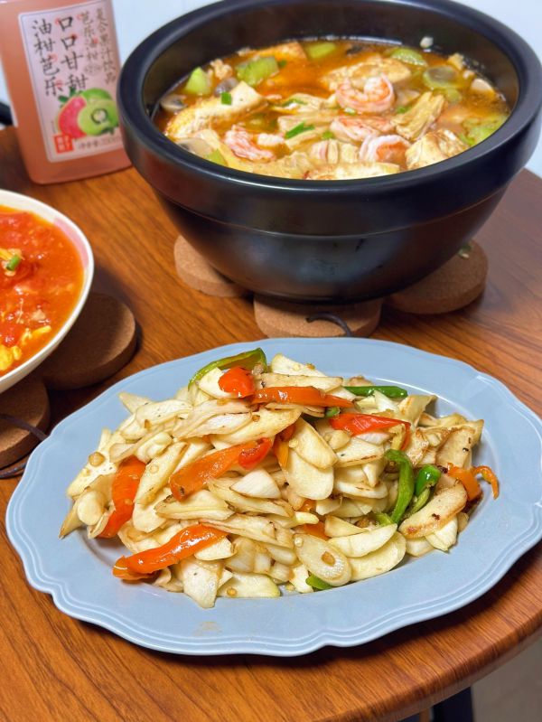 腐竹虾仁豆腐煲