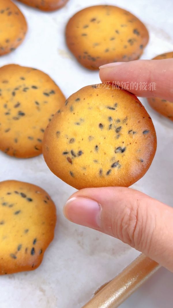 自制无油鸡蛋芝麻小饼干