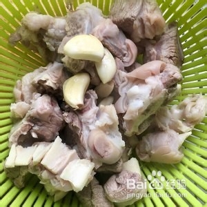 食补佳品三白（茭白白菜白萝卜）炖羊肉的做法