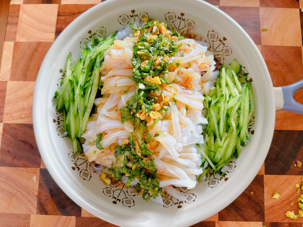 开心果拌绿豆凉粉